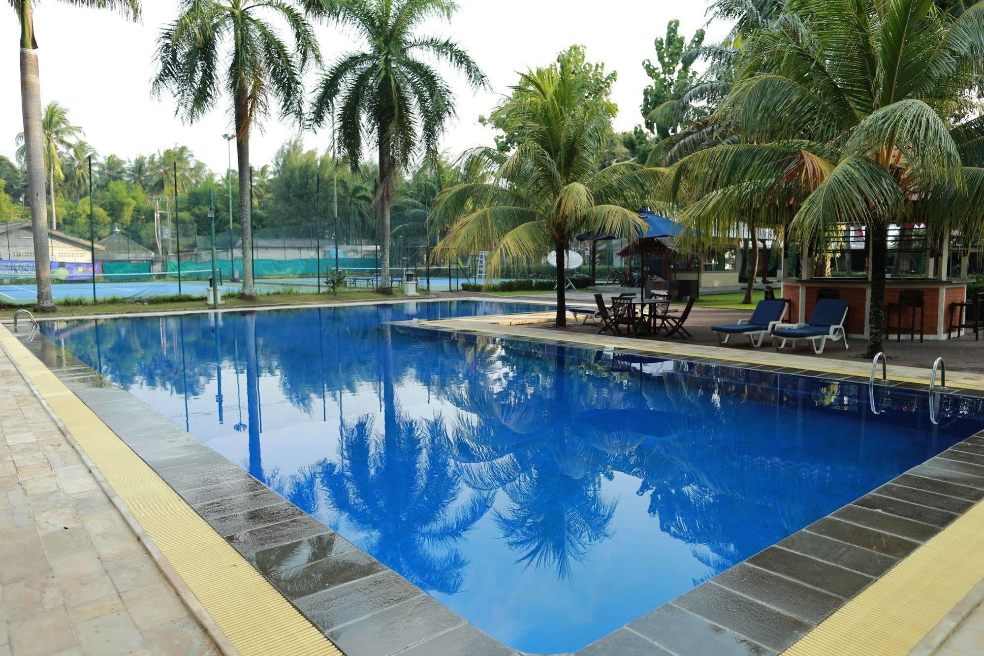 Sanghyang Indah Spa Resort Anyer Exteriör bild